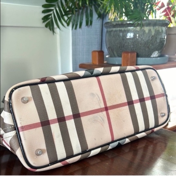 Burberry Black and Tan Checkered Tote - Picture 10 of 12